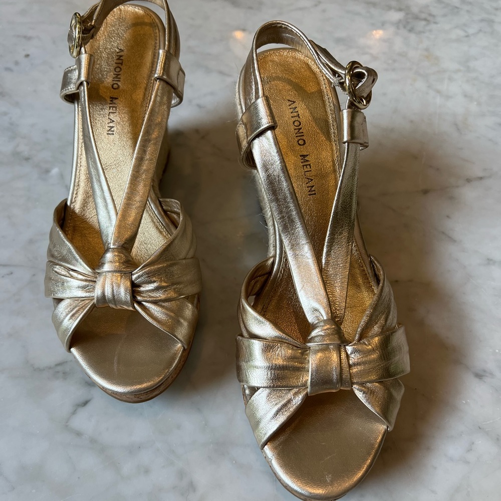 Gold strapy wedges size 8.5